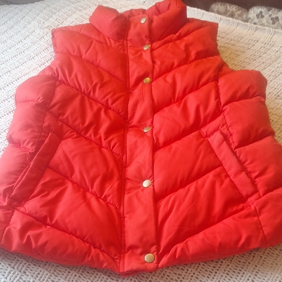 GAP Women's Vibrant Red Puffer Vest Size L - Picture 1 of 9